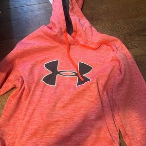 this is a under armor hoodie! size medium! also barely worn.